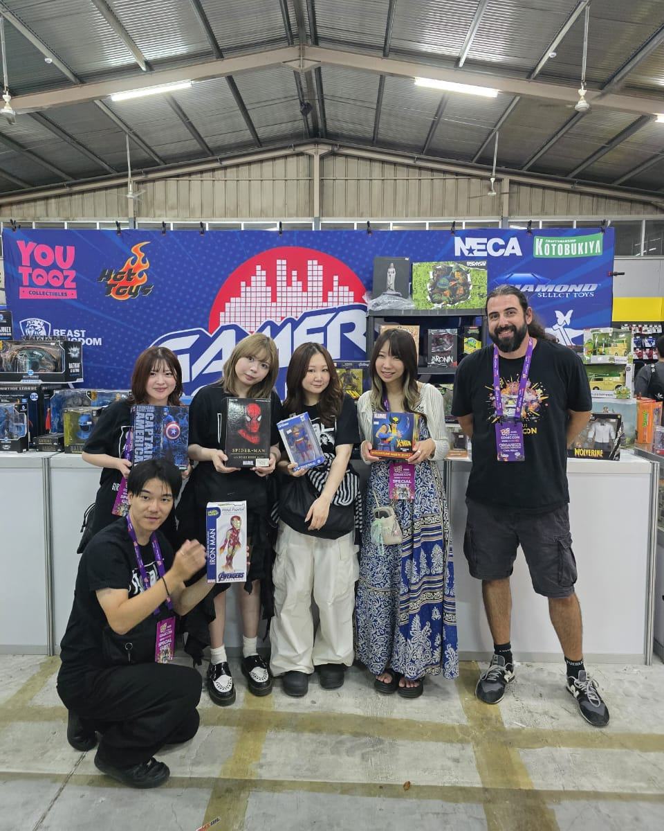 ЯeaL at the Gamers' Boulevard booth